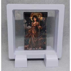 Page of Wands - Vierkante Witte Display 7x7 Met Tarot Sticker