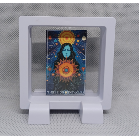 Three of Pentacles - Vierkante Witte Display 7x7 Met Tarot Sticker