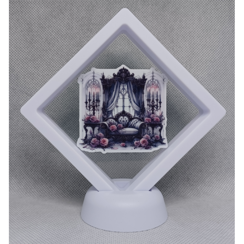 Paarse Stoel Rozen - Witte Display 9x9 met een gothic sticker