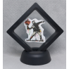 Bloemen Gooier - Zwarte Display 7x7 met Banksy sticker