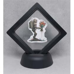 Robot met bloemen - Zwarte Display 7x7 met Banksy sticker