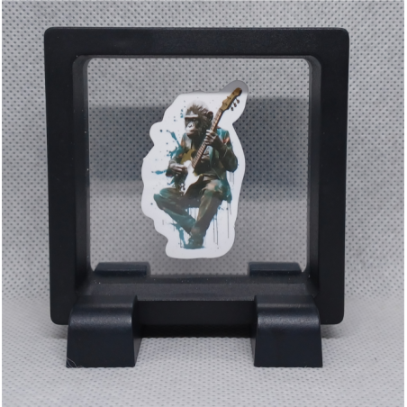 Gitaar Aap - Vierkante Zwarte Display 7x7 met Banksy sticker