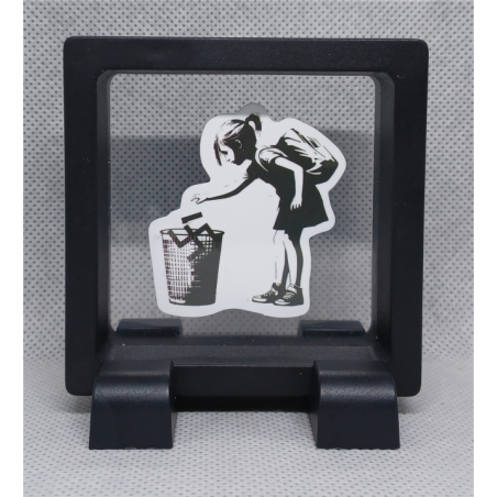 Meisje Afvalbak - Vierkante Zwarte Display 7x7 met Banksy sticker