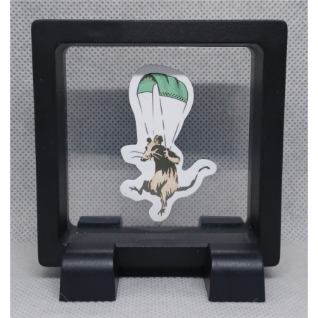 Parachute Rat - Vierkante Zwarte Display 7x7 met Banksy sticker