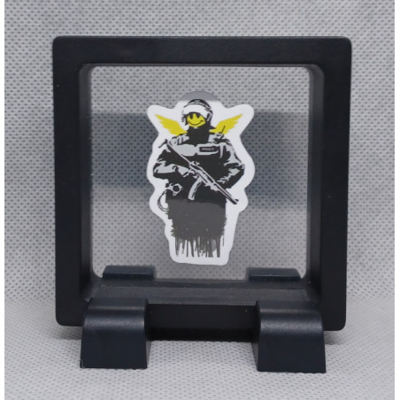 Soldaat Smily - Vierkante Zwarte Display 7x7 met Banksy sticker