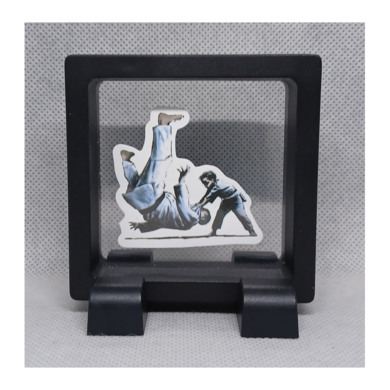 Judo Jongen - Vierkante Zwarte Display 7x7 met Banksy sticker