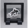 Stoute Engel - Vierkante Zwarte Display 7x7 met Banksy sticker