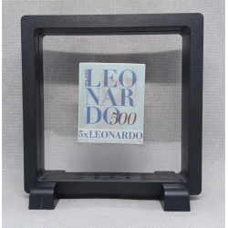 Leonardo 500 - Vierkante Zwarte Display 11x11 met museum sticker