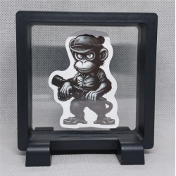 Gangster Aap - Vierkante Zwarte Display 9x9 met sticker