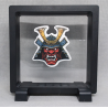 Rode Samurai Masker - Vierkante Zwarte Display 11x11 met samurai sticker