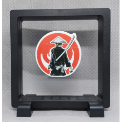 Samurai zwaard op rug - Vierkante Zwarte Display 11x11 met sticker